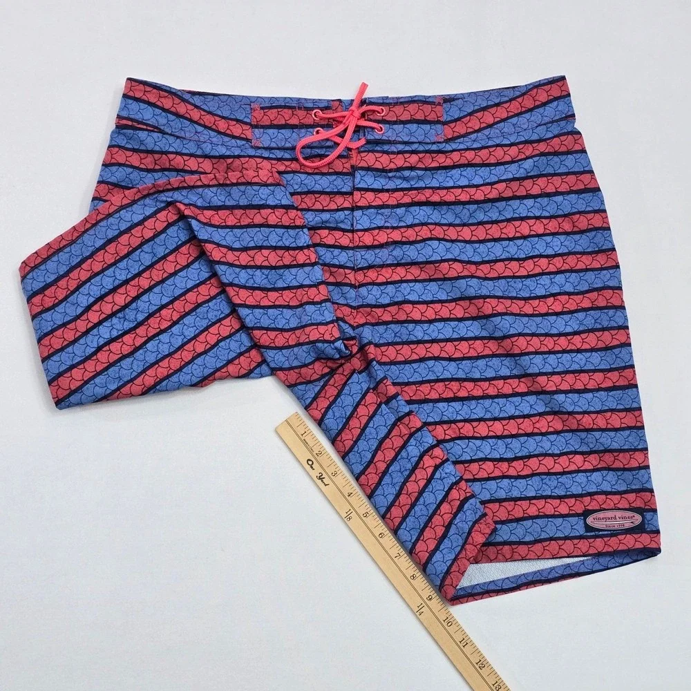 Vineyard Vines Mens 34 Board Shorts Red Blue Striped Fish Scale Swim Trunks